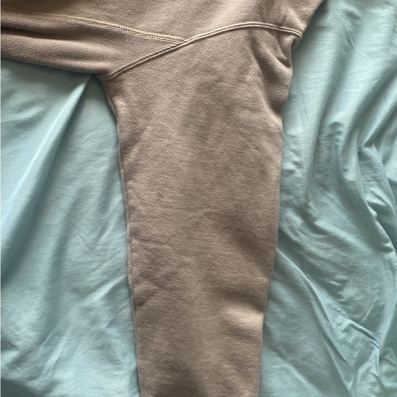 Light Brown Champion Hoodie🤎 - Picture 3 of 6